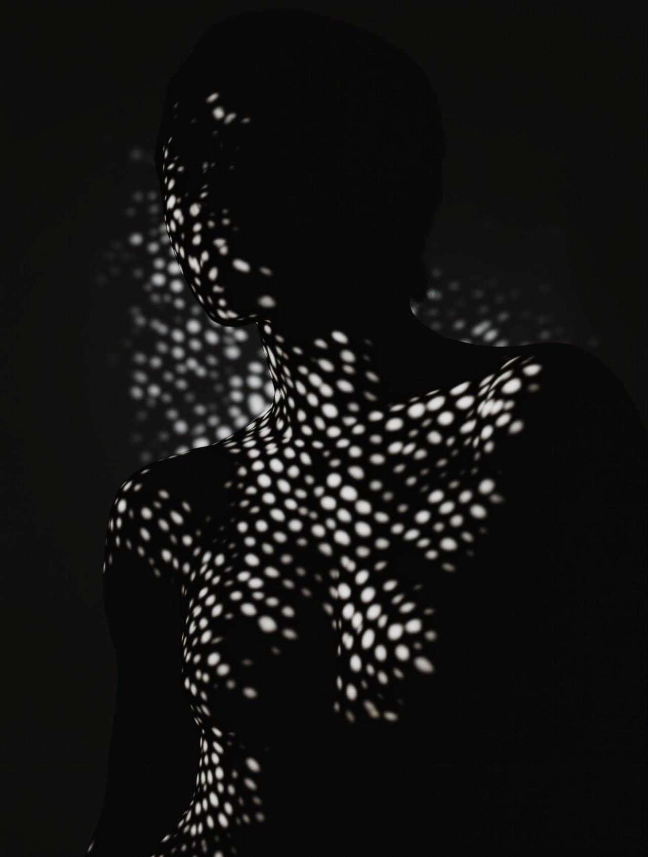 美图集 - 光影交织的艺术表达 - 艺术写真 - 唯美写真作品